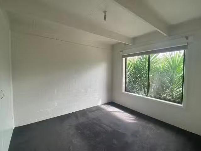 Nice 1 BR 4/32 34 Donax Road, Corio, VIC 3214