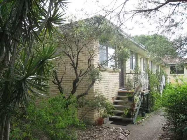 Deal! 1 BR 4/34 Barnes Avenue, COORPAROO, QLD 4151 Unit for.