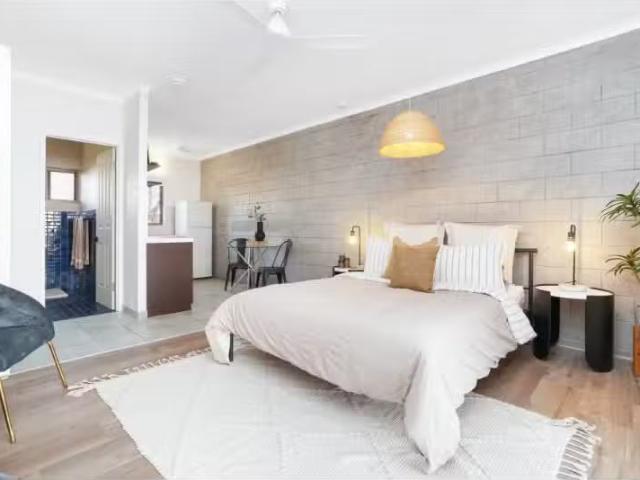 Deal! 1 BR 5/92 Woods Street, DARWIN CITY Apartment for rent.