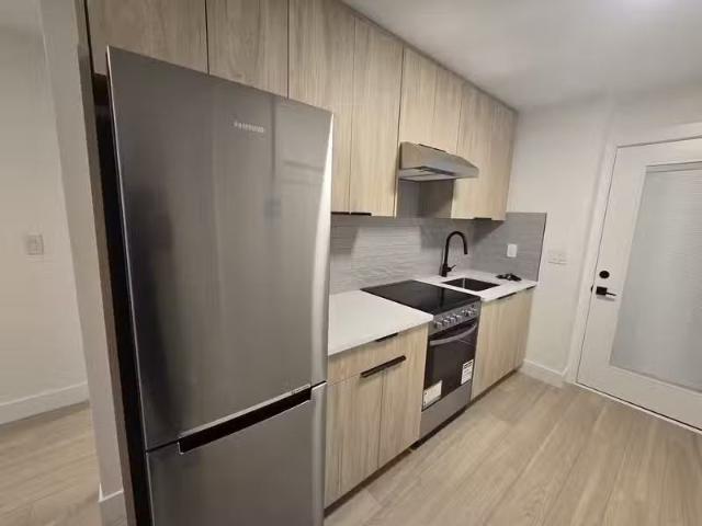 Unique 1 BR 59514181 5198 Spencer Street
