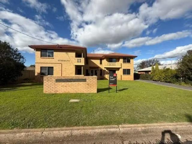 Unique 1 BR 5/142 Palmer Street, Dubbo Apartment for rent Lis.