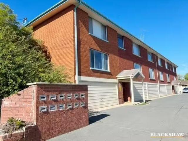 Cheap 1 BR 6/55 Donald Road, Queanbeyan Apartment for rent Li.