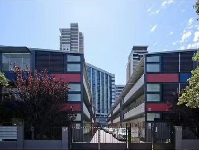 Cheap 1 BR 6/124 Terrace Road, Perth Apartment for rent Liste.