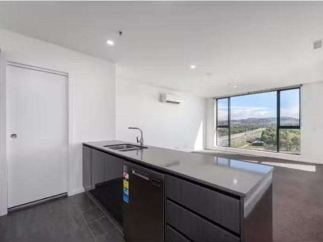 Cheap 1 BR 62/1 Anthony Rolfe Ave, Gungahlin Apartment for ren.