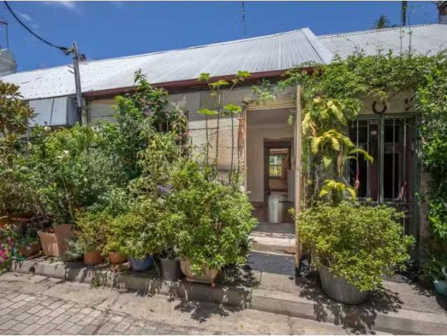 Nice 1 BR 6 Mcelhone Place, Surry Hills House for rent Listed.