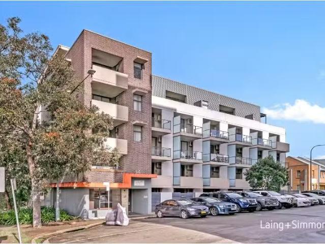 Deal! 1 BR 75A/88 James Ruse Dr, Rosehill Apartment for rent.