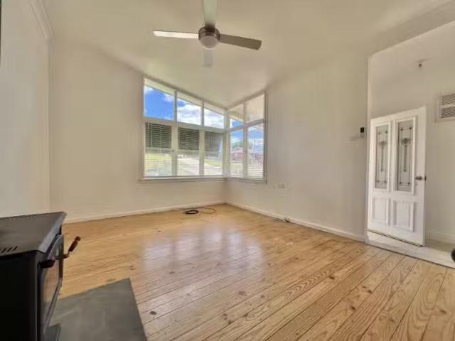 For Rent! 1 Jones Street, Parkes House for rent Listed by Mit.