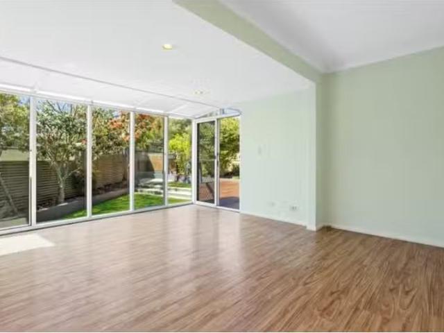 Deal! 1 Rydal Place, Wheeler Heights House for rent Listed by.