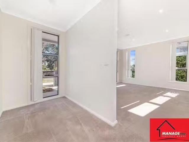 Unique 1 Tom Nicholas Crescent, Forde, ACT 2914