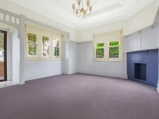 Nice 1 Young Road, NEW LAMBTON House for rent Listed by Rache.