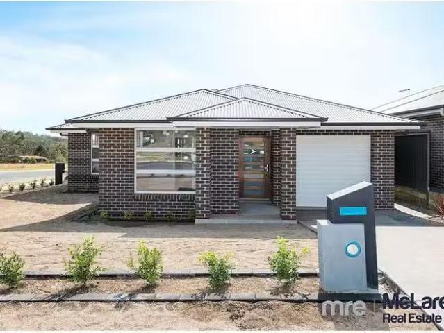 Rental! 1A Chalker Street, Thirlmere, NSW 2572