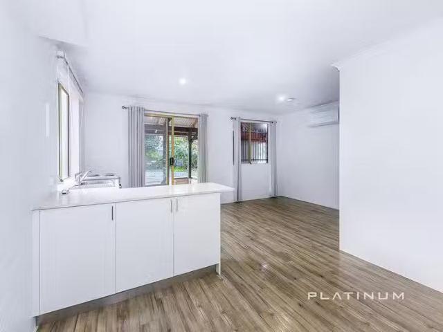 Unique 1A Lynas Way, Quinns Rocks, WA 6030