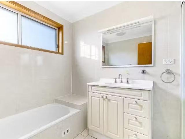 Unique 1B Vaughan Street, Blakehurst House for rent Listed by.