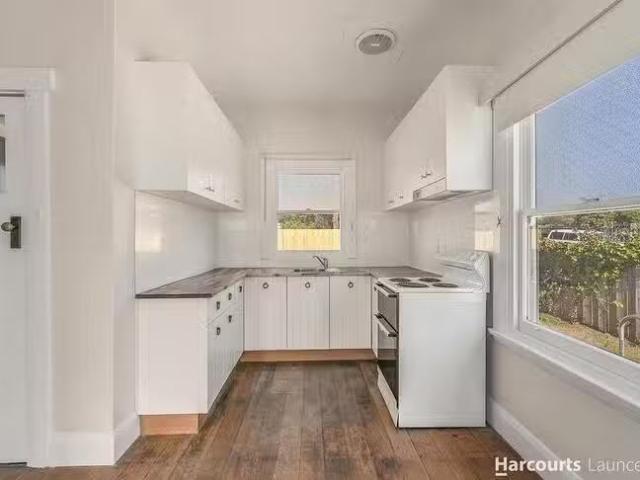 Unique 23 Belhaven Crescent, Newstead, TAS 7250