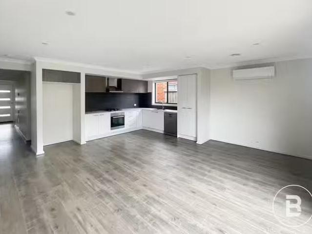Deal! 23 Carisbrook Crescent, Winter Valley, VIC 3358
