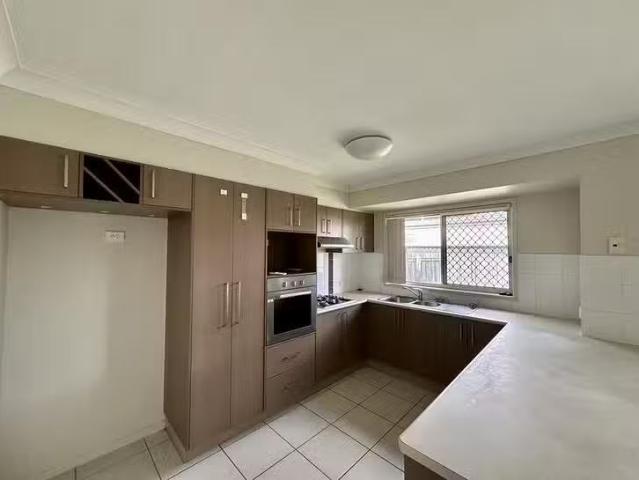 Deal! 23 Doorey Street, One Mile, QLD 4305