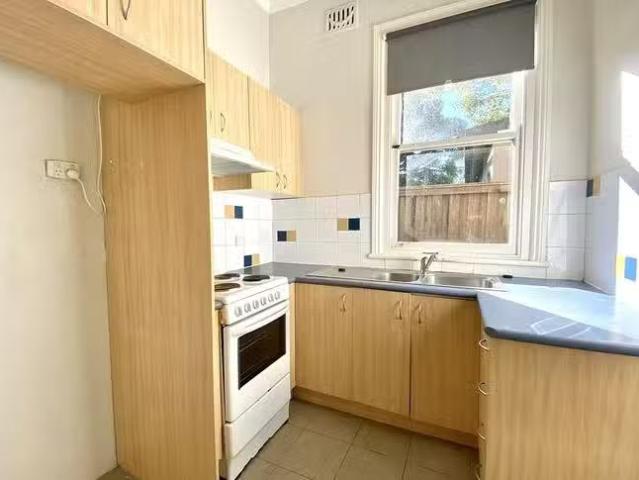 Deal! 2/3 English Street, Kogarah, NSW 2217