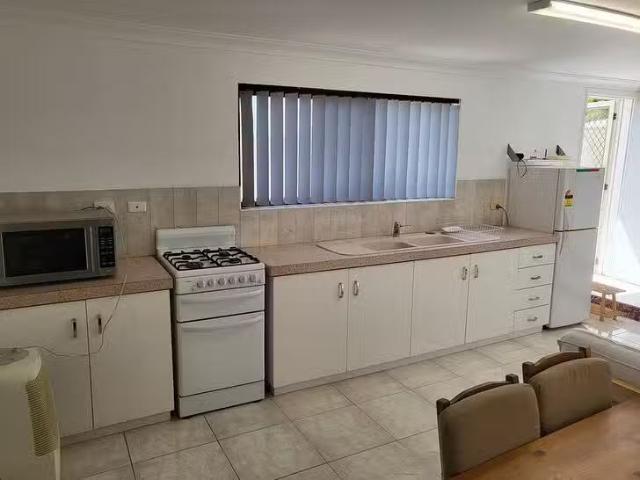 Rental! 23 James Road, Kardinya, WA 6163