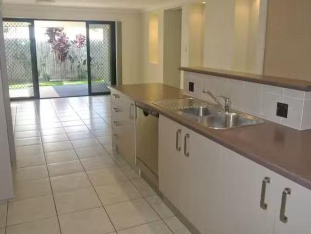 Cheap 23 Lexey Crescent, WAKERLEY, QLD 4154 House for Rent