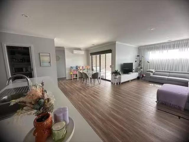 Deal! 23 Lighthorse Avenue, Traralgon, VIC 3844