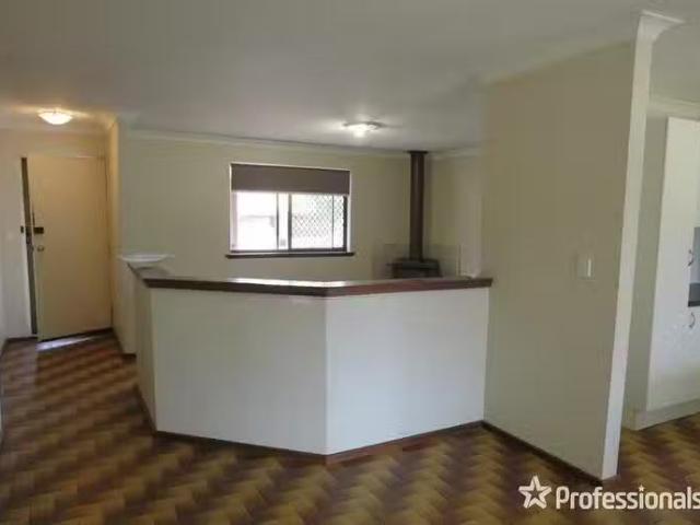 Deal! 23 Mallow Way, Forrestfield, WA 6058