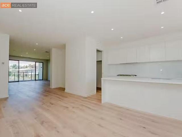 Cheap 23 Sanctuary Walk, Ascot Vale VIC 3032