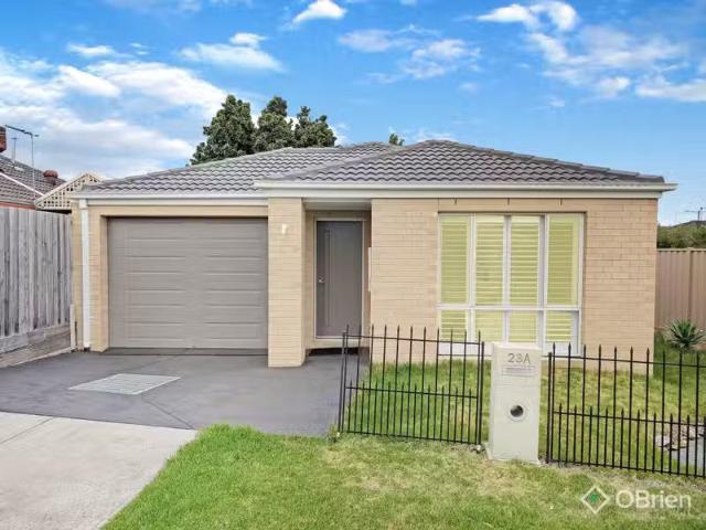 New 23a Lamont Crescent, Cranbourne VIC 3977