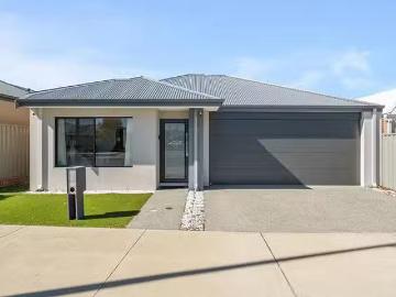 Unique 200 Honeywood Avenue, Wandi, WA 6167