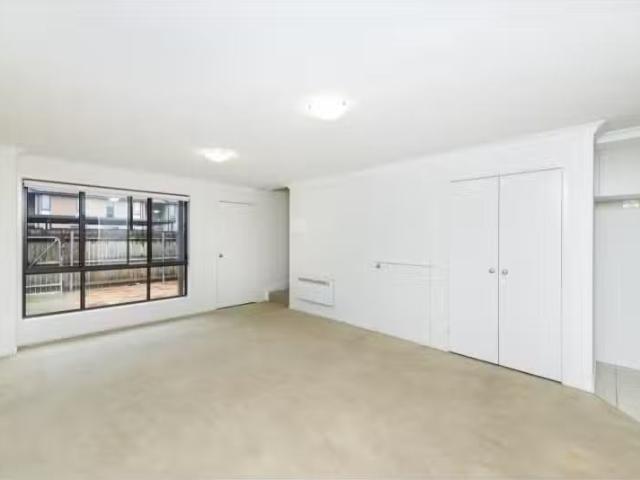 Charming 20/141 MAPLETON AVENUE, HARRISON Townhouse for rent.