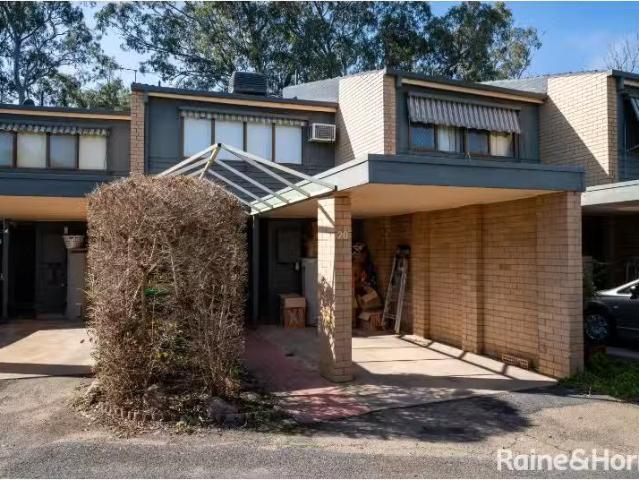 Just in! 20/185 Forsyth Street, WAGGA WAGGA Townhouse for rent.