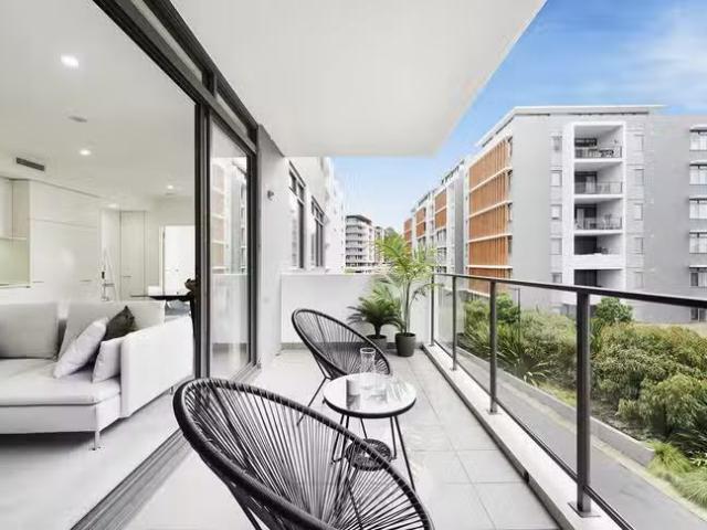 Just in! 205/10 Waterview Drive, Lane Cove, NSW 2066
