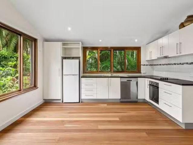 Cozy 2065 Pittwater Road, Bayview, NSW 2104