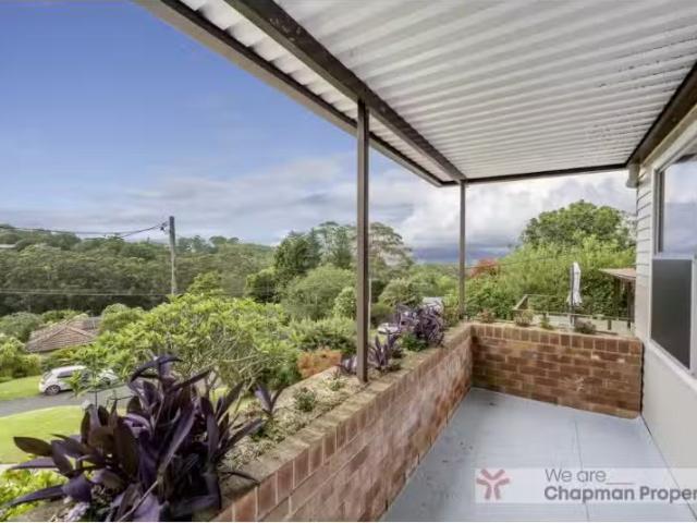 Charming 20 Wimbledon Grove, Garden Suburb House for rent Lis.