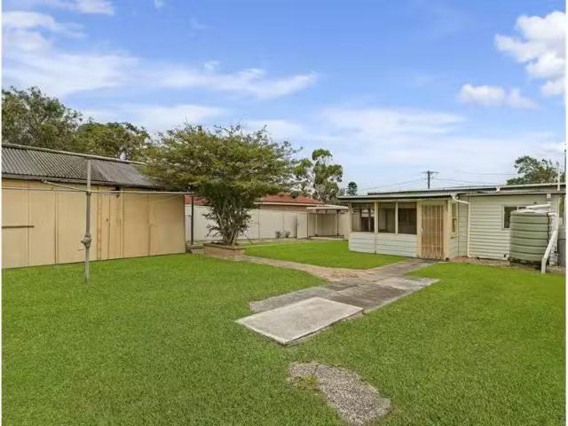 New 20 Arlington Street, Gorokan House for rent Listed by Pai.