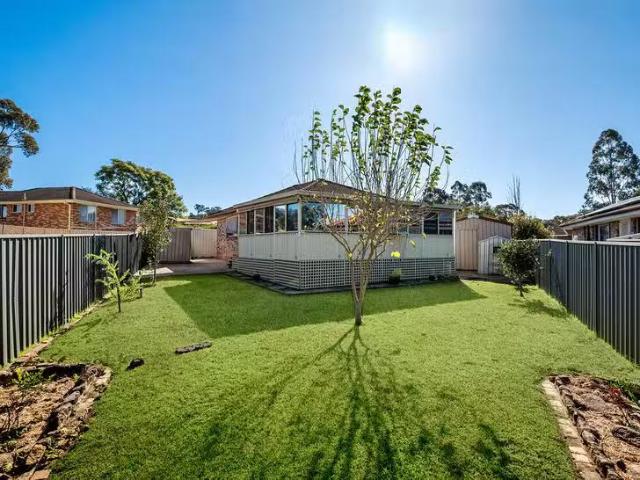 Rental! 20 Euphrates Place, Kearns, NSW 2558