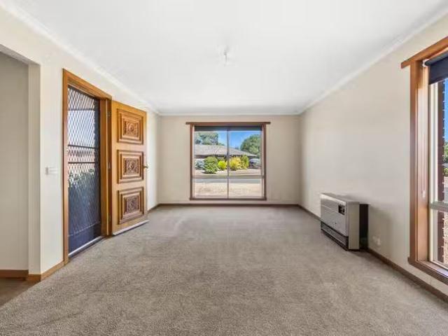 Rental! 20 Langham Road, Wendouree, VIC 3355