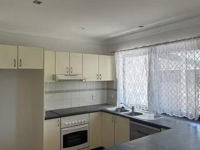 Deal! 20 Monaro Circuit, Mount Louisa, QLD 4814