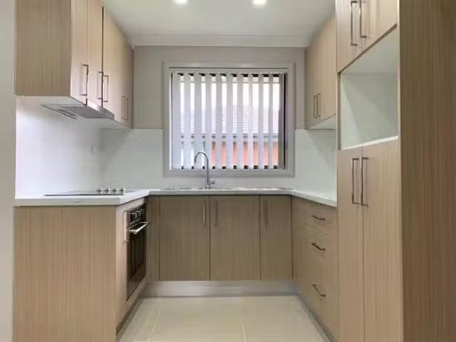 Cheap 20A Hanna Avenue, Lurnea, NSW 2170