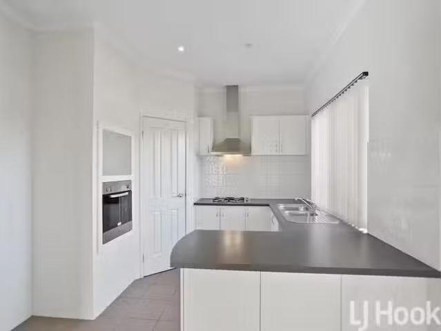 Unique 20D Lanyon Street, Mandurah, WA 6210