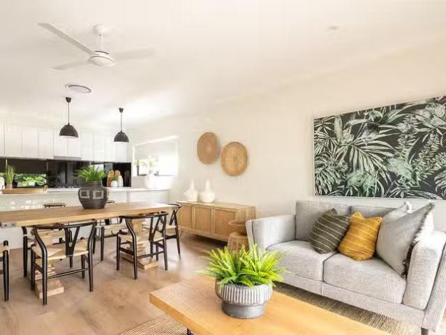 Nice 2/10 Dethridge Street, Northgate, QLD 4013