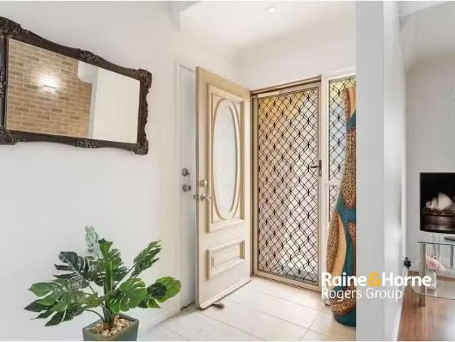Just in! 2/117 Terence Avenue, LAKE MUNMORAH House for rent L.