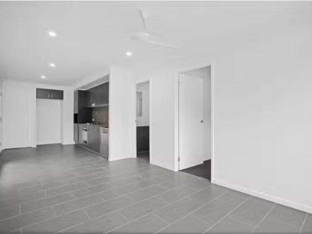 Deal! 2/11 Acland Drive, Horsley Apartment for rent Listed by.