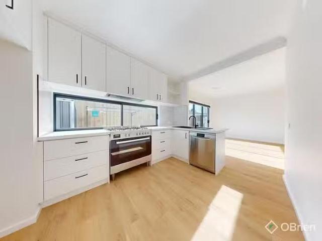 Rental! 2/11 Pearce Court, Pearcedale, VIC 3912
