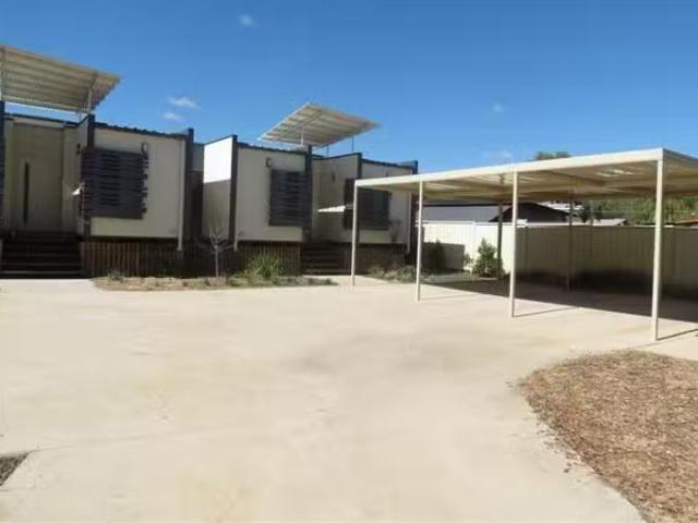 Just in! 2/12 Gregory Street, Roma, QLD 4455