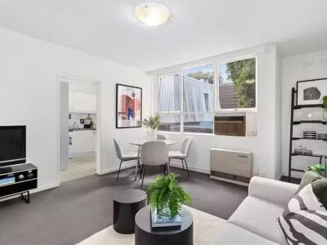 Rental! 21/2 The Vaucluse, Richmond Apartment for rent Listed.