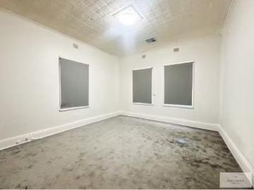 For Rent! 2/133 Brisbane Street, East Tamworth House for rent.