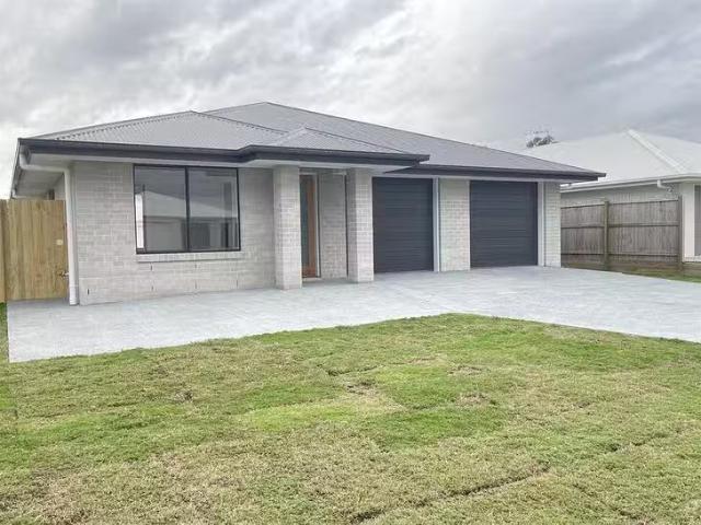 Cozy 2/13 Mali Way, Logan Village, QLD 4207