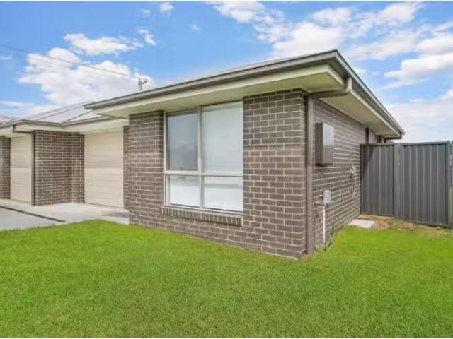 Nice 2/14 Font Hill Drive, Farley Townhouse for rent Listed b.