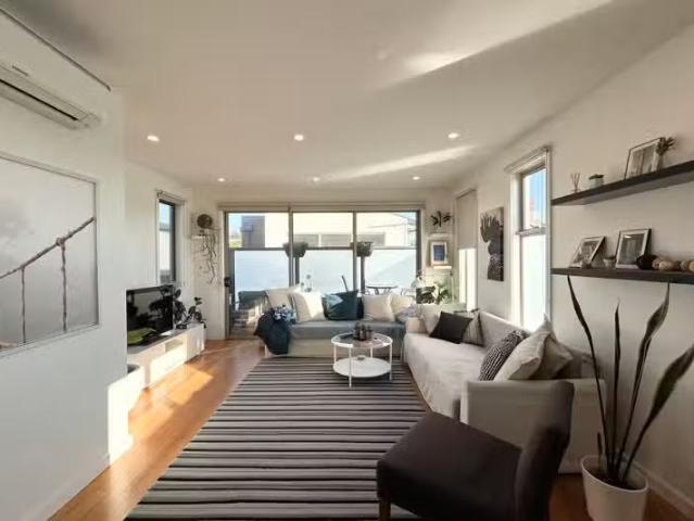 For Rent! 2/15 Clarke Street, West Footscray VIC 3012