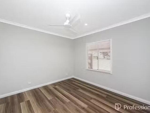 Cozy 2/15 Falls Road, Serpentine, WA 6125